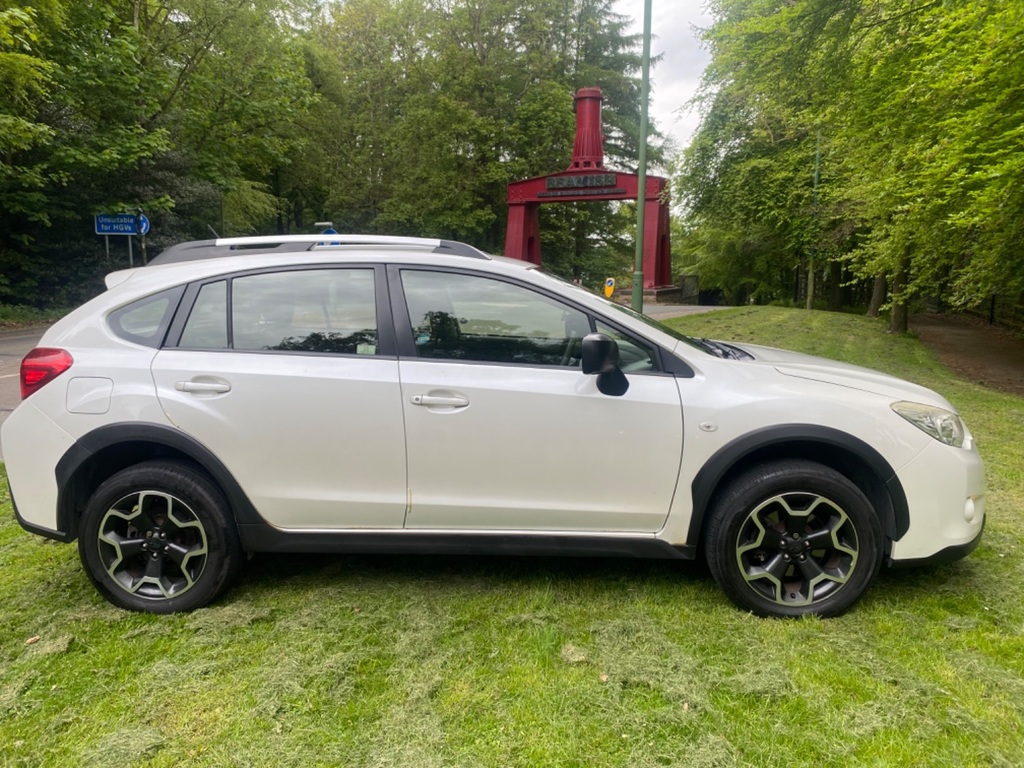 Subaru XV D S White