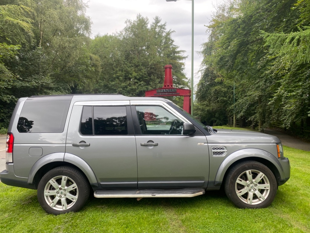 Land Rover Discovery Sdv6 Xs Grey