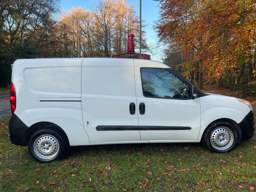 Vauxhall Combo 1.6 Cdti 2300 16V White