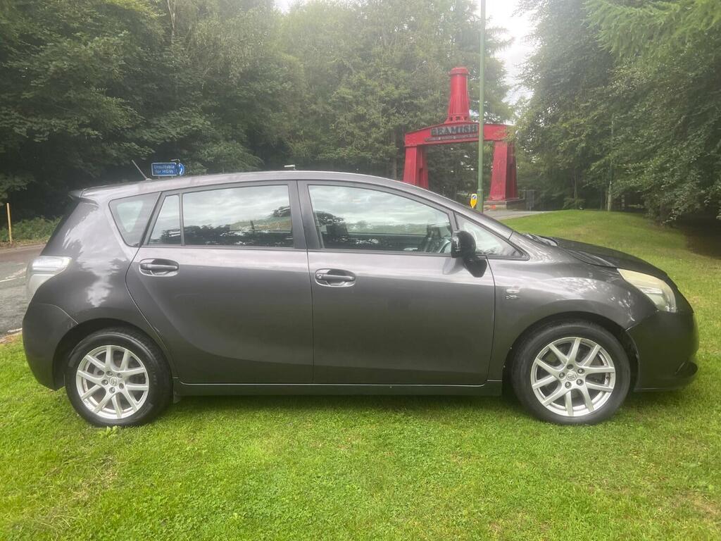 Toyota Verso 2.2 D-cat T Spirit Grey