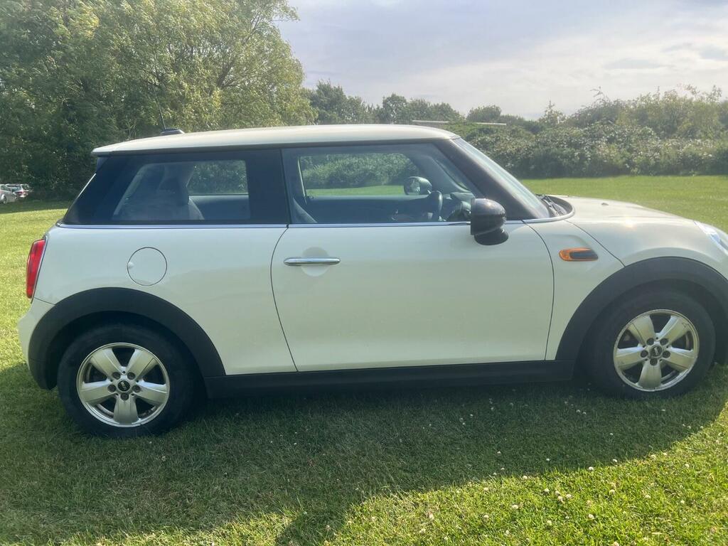 Mini Hatch 1.2 One 3-Door Hatch W22BLS White #2