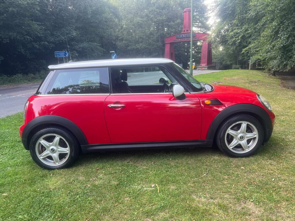 Mini Hatch 1.6 Cooper D Hatch Red