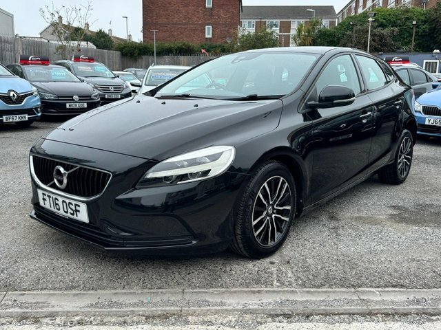 Volvo V40 2016 2.0 T2 Momentum Hatchback E FT16OSF Black #3