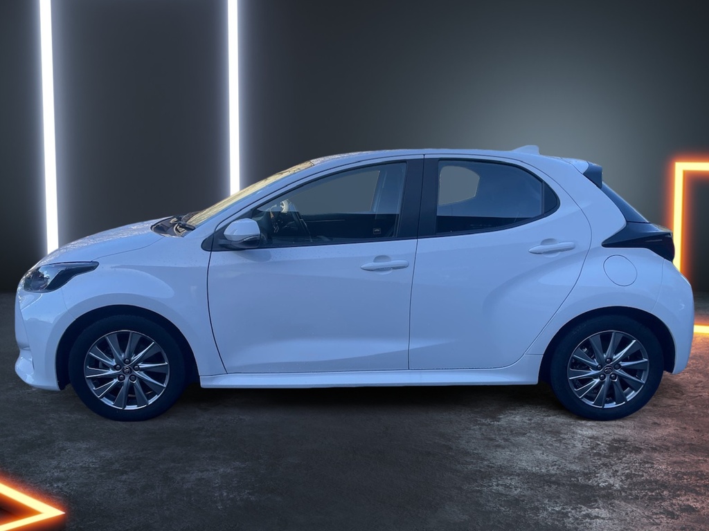 Toyota Yaris 1.5 Hybrid Icon Cvt A073WKN White #2