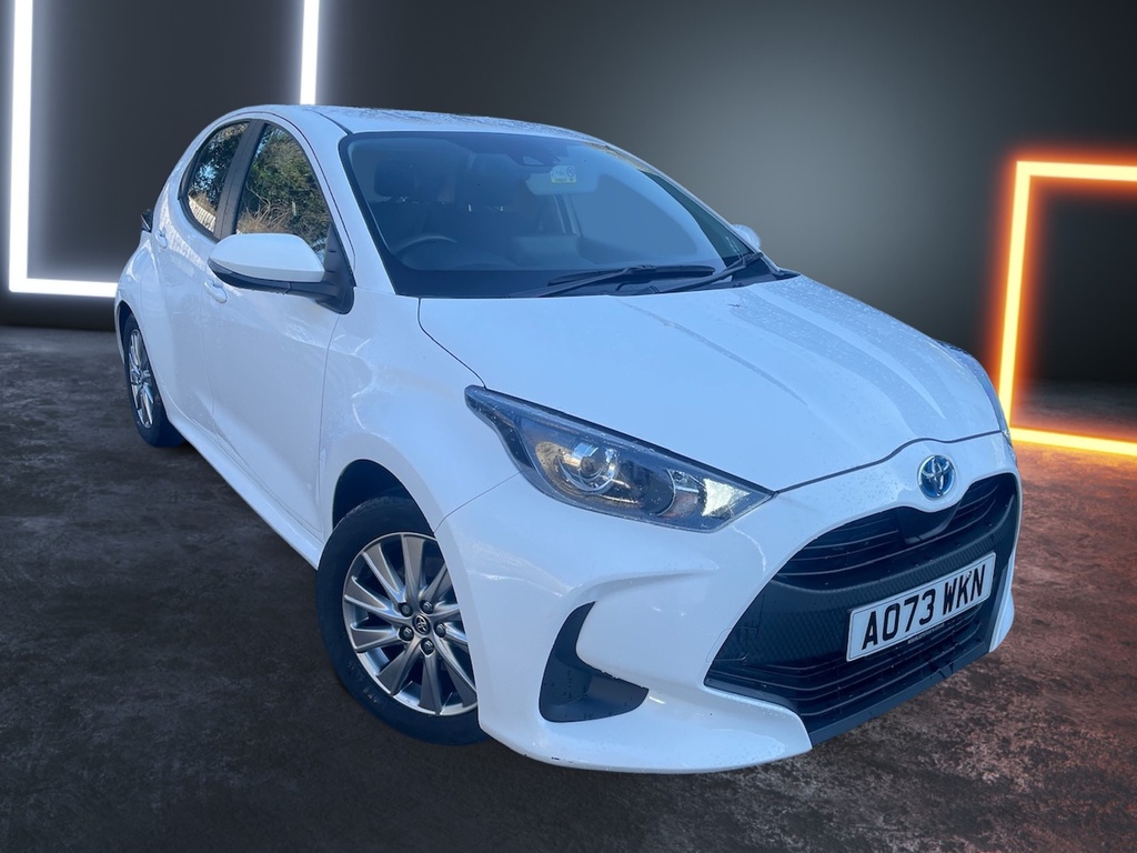 Toyota Yaris 1.5 Hybrid Icon Cvt White