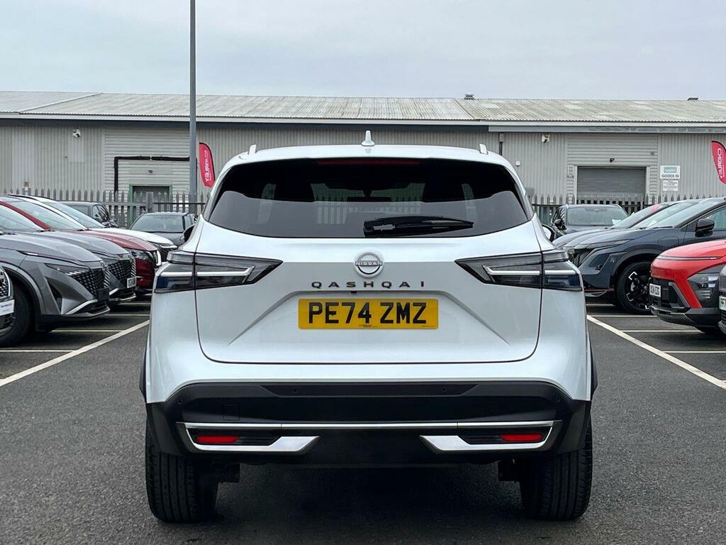 Nissan Qashqai 1.3 Dig-t Mhev N-connecta Suv Hybrid Xt White #5