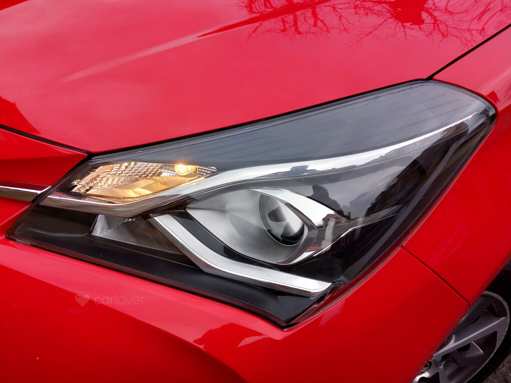 Toyota Yaris Y20 Vvt-i Hev Cvt RRZ5250 #4