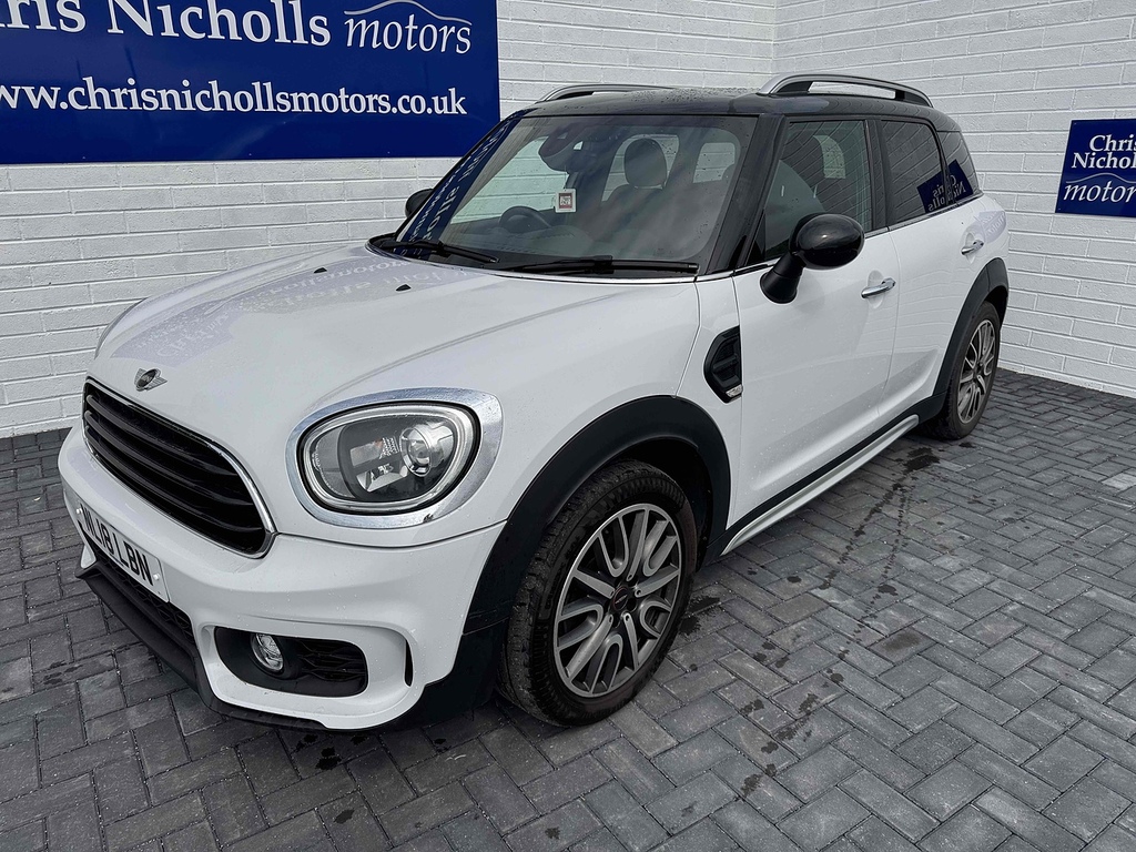Mini Countryman Cooper White