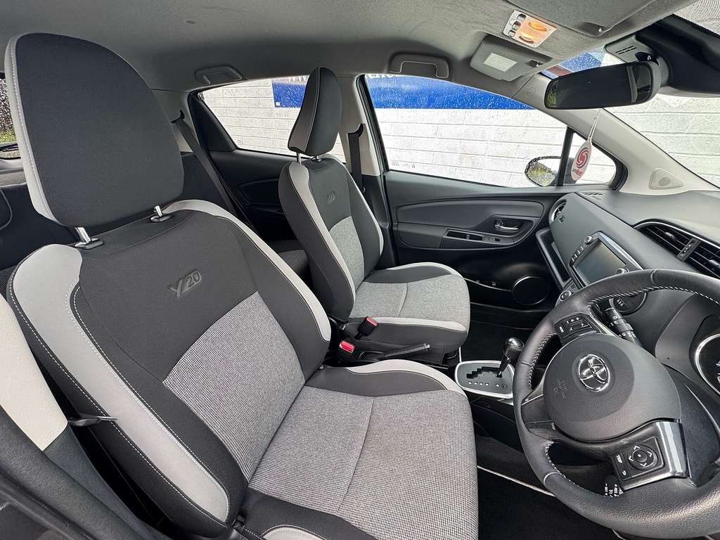 Toyota Yaris Vvt-h Y20 Bi-tone LL20VNH Grey #3