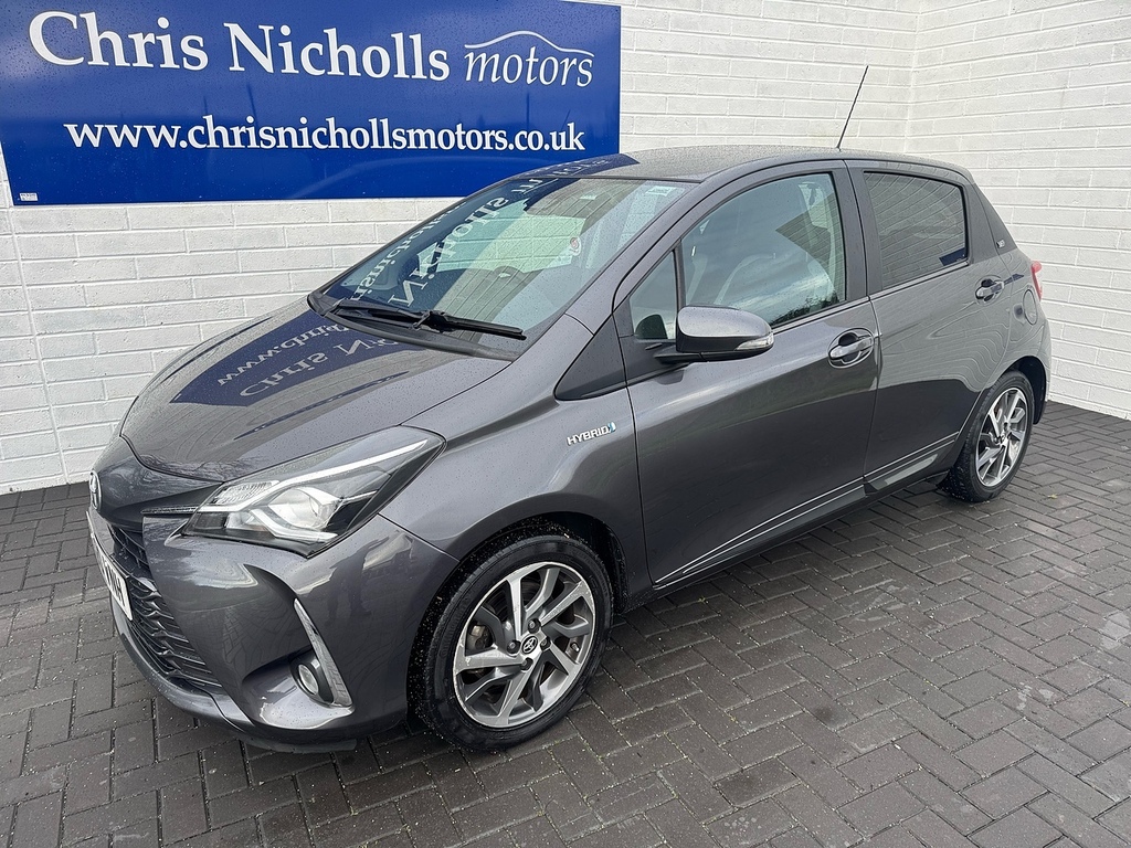Toyota Yaris Vvt-h Y20 Bi-tone Grey