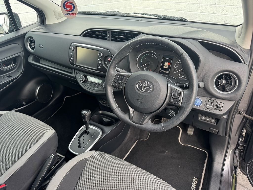 Toyota Yaris Vvt-h Y20 Bi-tone LL20VNH Grey #4