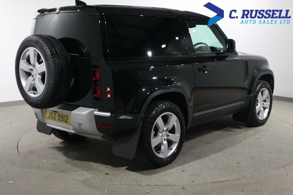Land Rover Defender 3L Se DRZ555 Black #5