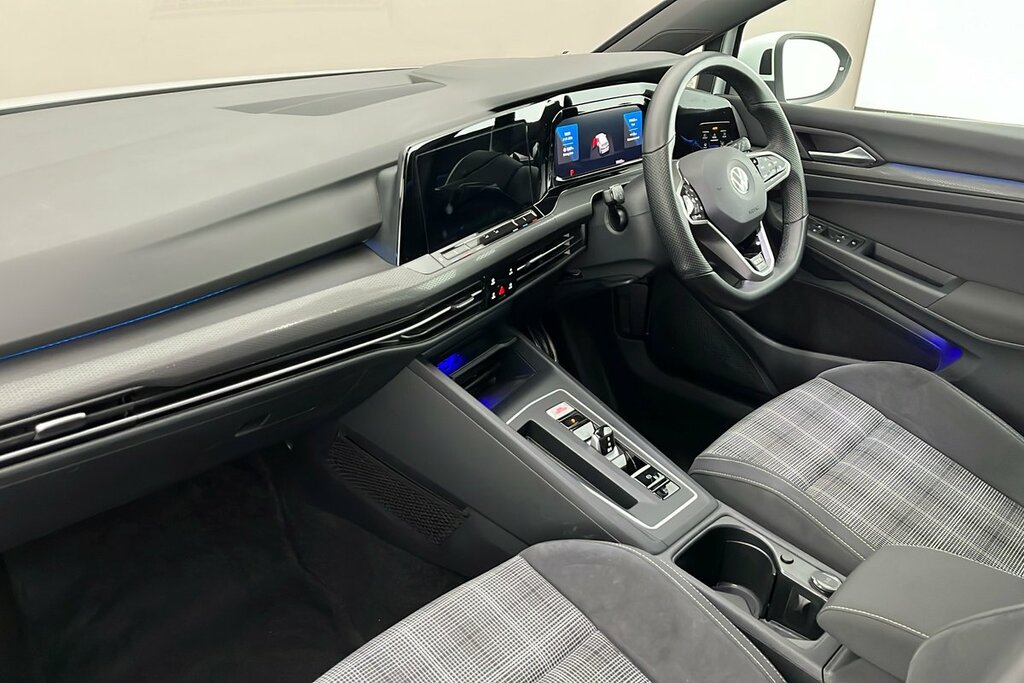 Volkswagen Golf 8 Gtd 2.0 Tdi 200Ps 7-Speed Dsg White #4