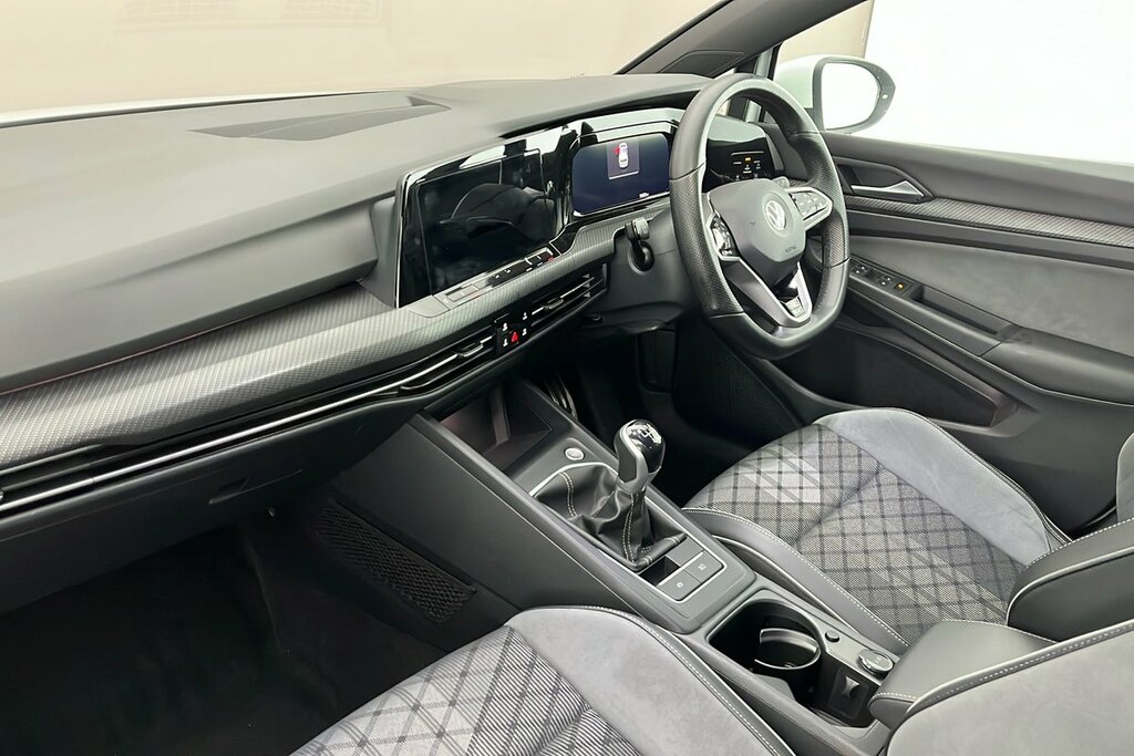 Volkswagen Golf 8 R-line 1.5 Tsi 150Ps 6-Speed KS22XHR White #2