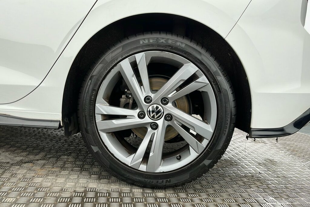 Volkswagen Golf 8 R-line 1.5 Tsi 150Ps 6-Speed KS22XHR White #5