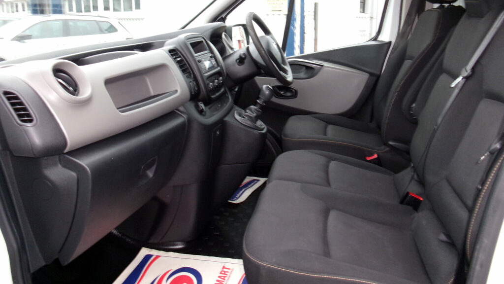Renault Trafic Renault Trafic 2018 MF68CKP White #5