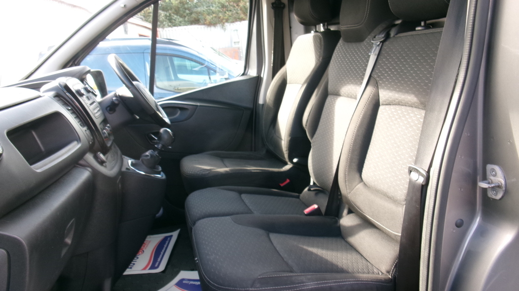 Vauxhall Vivaro Vauxhall Vivaro 2016 KY66HDF Grey #6