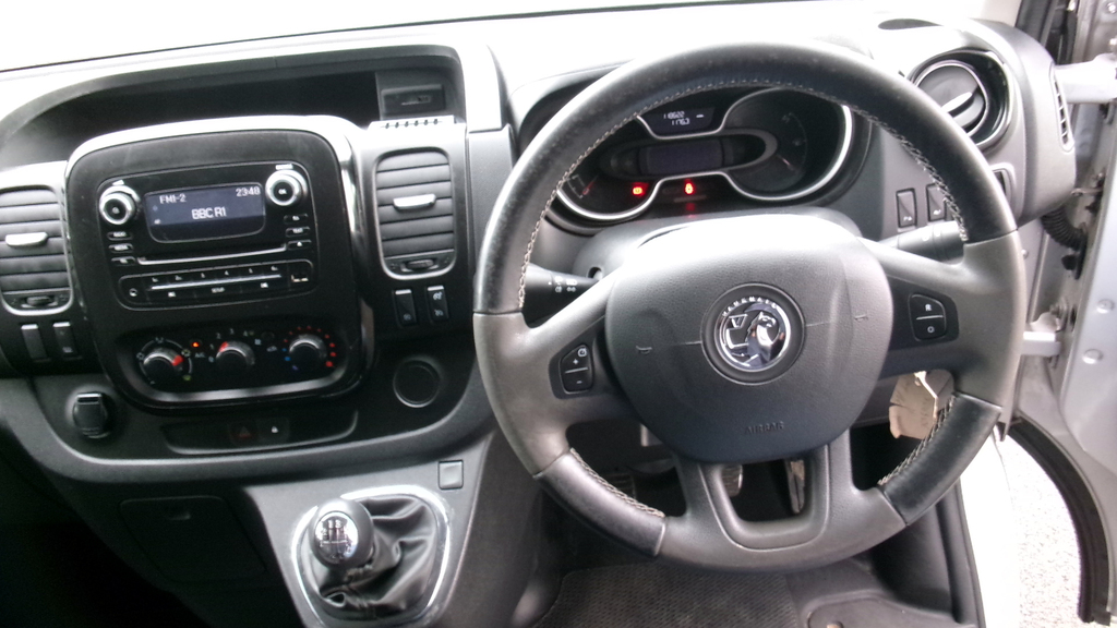 Vauxhall Vivaro Vauxhall Vivaro 2018 VO68VSE Silver #3
