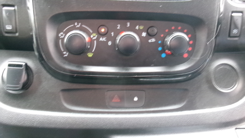Vauxhall Vivaro Vauxhall Vivaro 2018 VO68VSE Silver #4