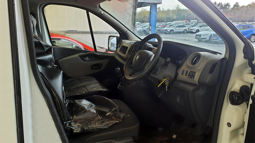 Renault Trafic Renault Trafic 2019 ME19UPV White #2