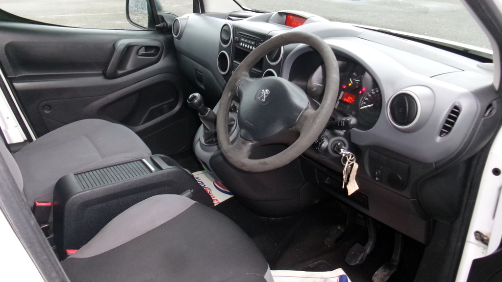 Peugeot Partner Peugeot Partner 2013 White #2