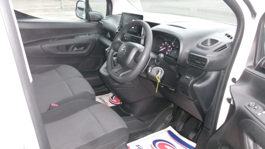 Citroen Berlingo Citroen Berlingo 2019 LA19BLF White #2