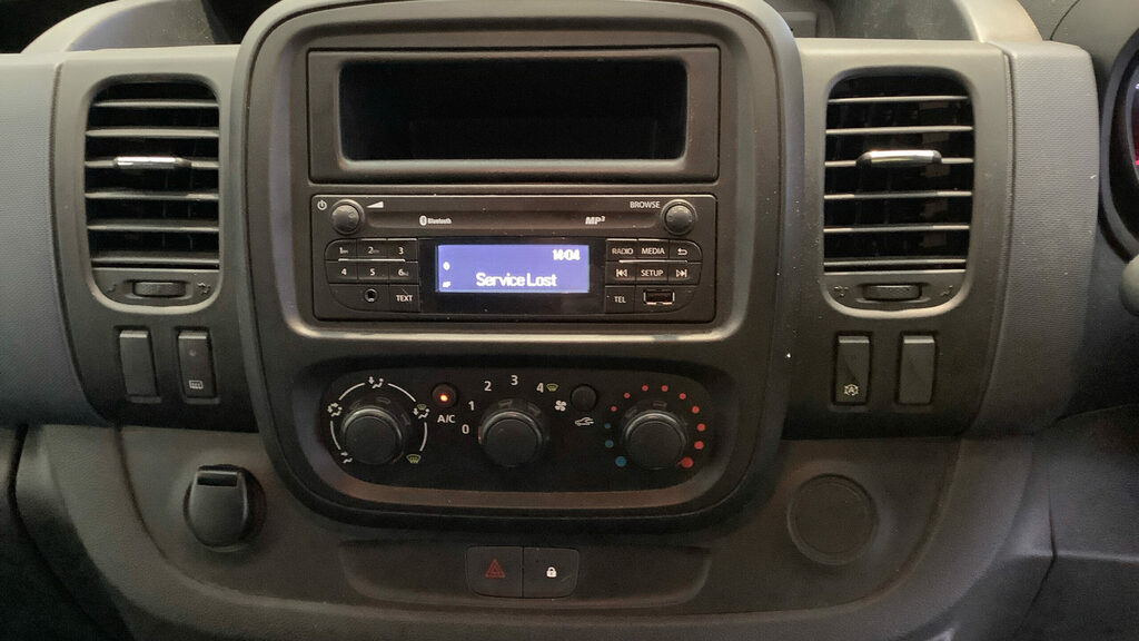 Vauxhall Vivaro Vauxhall Vivaro 2017 BK17ZXS Silver #3