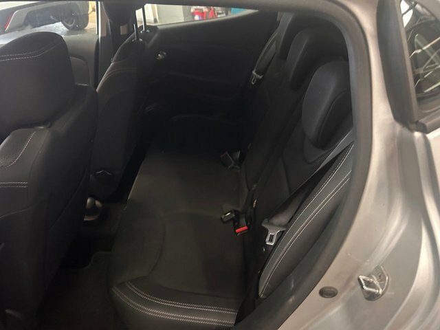 Renault Clio Dci Play Hatchback RX19HTU Silver #3