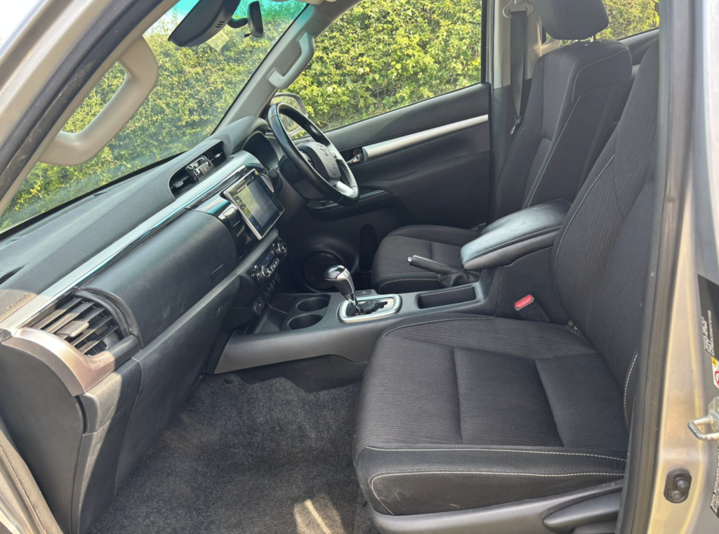 Toyota HILUX 2.4 D-4d Invincible 4Wd Euro 6 Ss Tss  #6