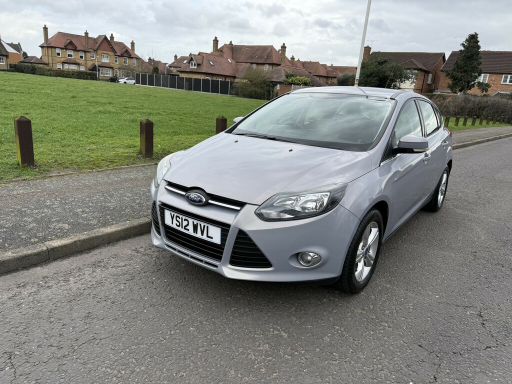 Ford Focus Hatchback 1.6 Zetec 2012 Silver