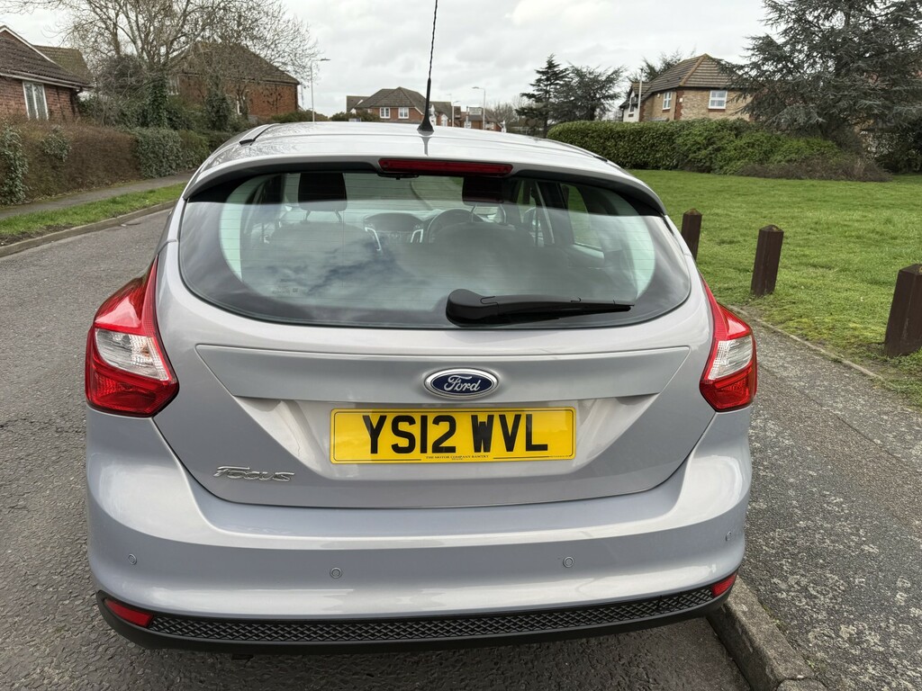 Ford Focus Hatchback 1.6 Zetec 2012 YS12WVL Silver #5
