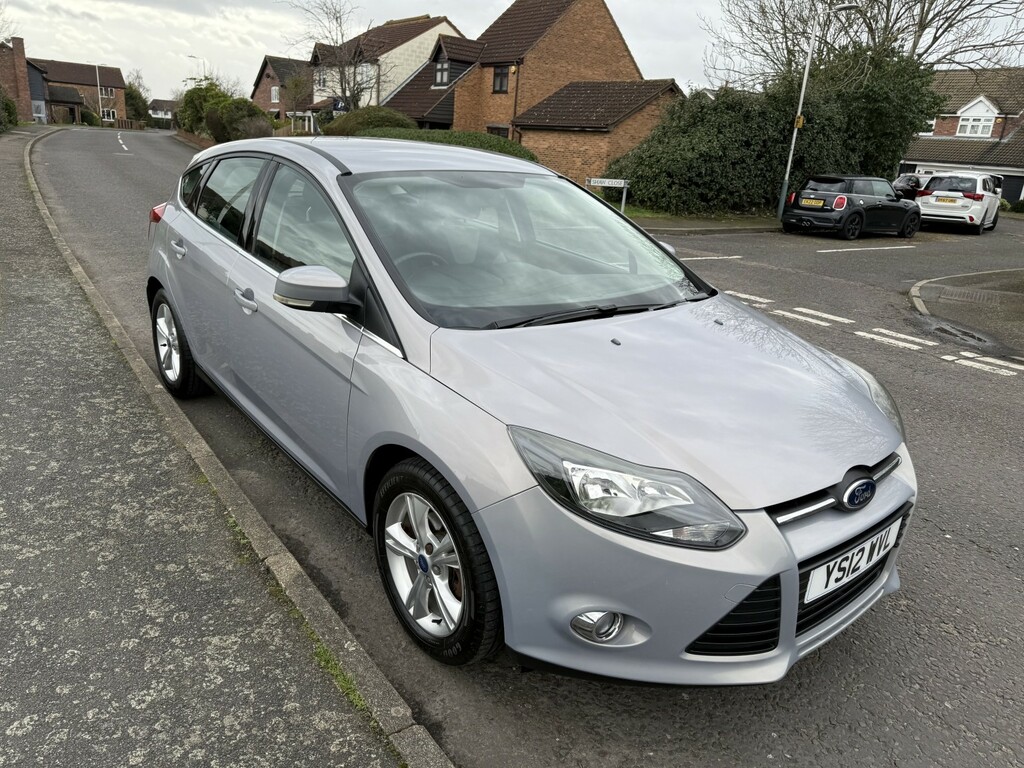 Ford Focus Hatchback 1.6 Zetec 2012 YS12WVL Silver #3