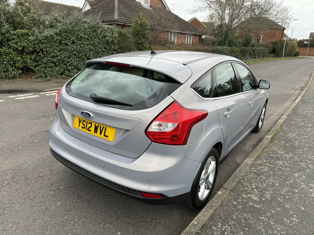 Ford Focus Hatchback 1.6 Zetec 2012 YS12WVL Silver #6