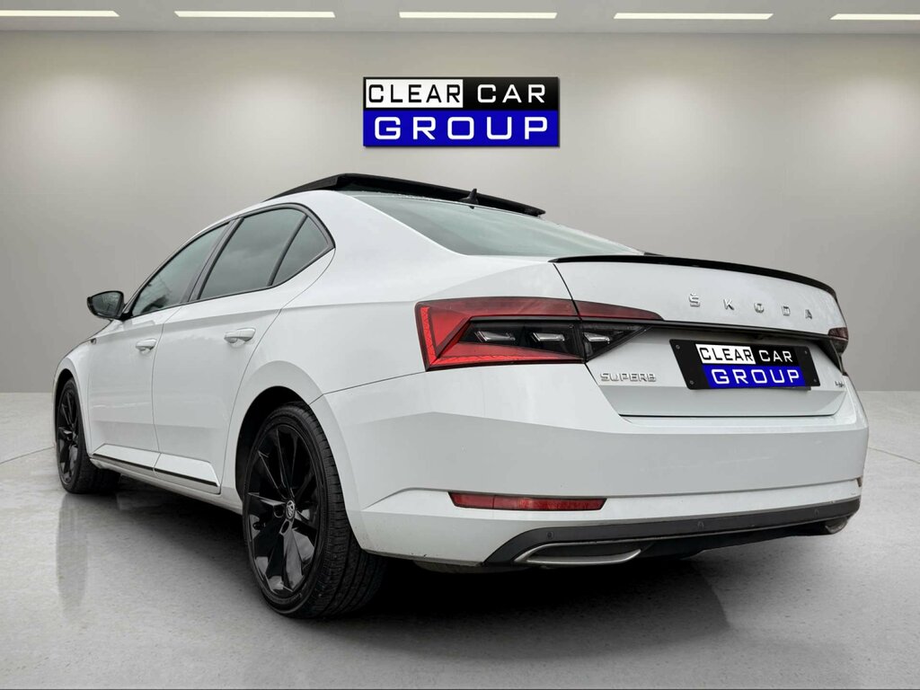 Skoda Superb 2.0 Superb Sportline Tdi 4X4 4Wd White #2