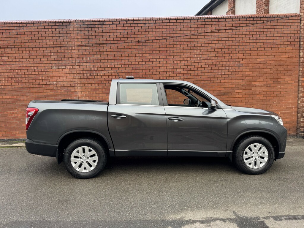 SsangYong Musso 2.2 D Ex YY22OVH Grey #2