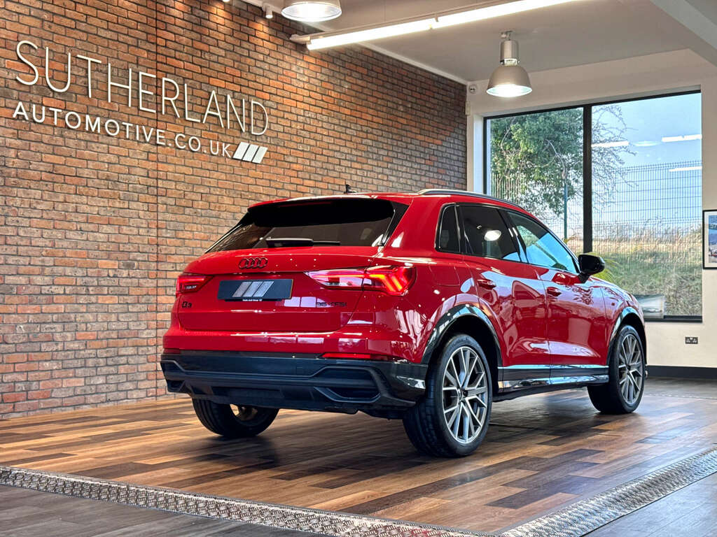 Audi Q3 1.5 Q3 Black Edition 35 Tfsi Mhev Red #6