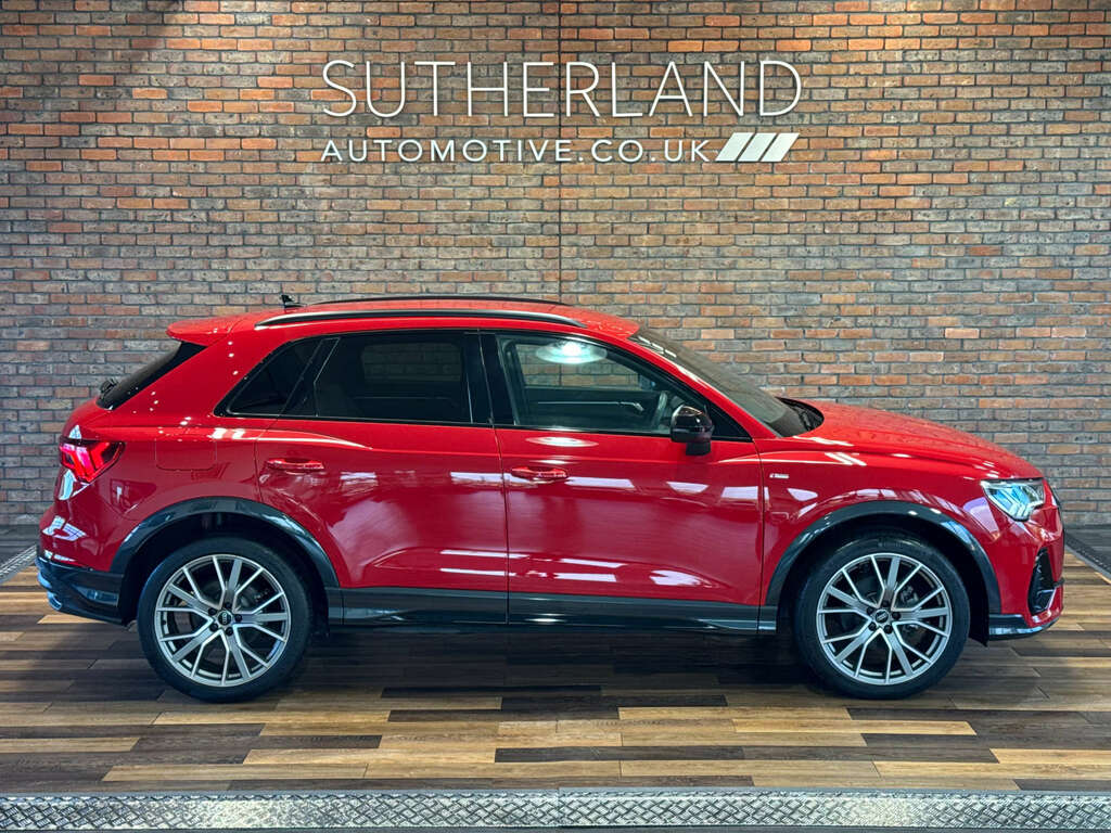 Audi Q3 1.5 Q3 Black Edition 35 Tfsi Mhev Red #4