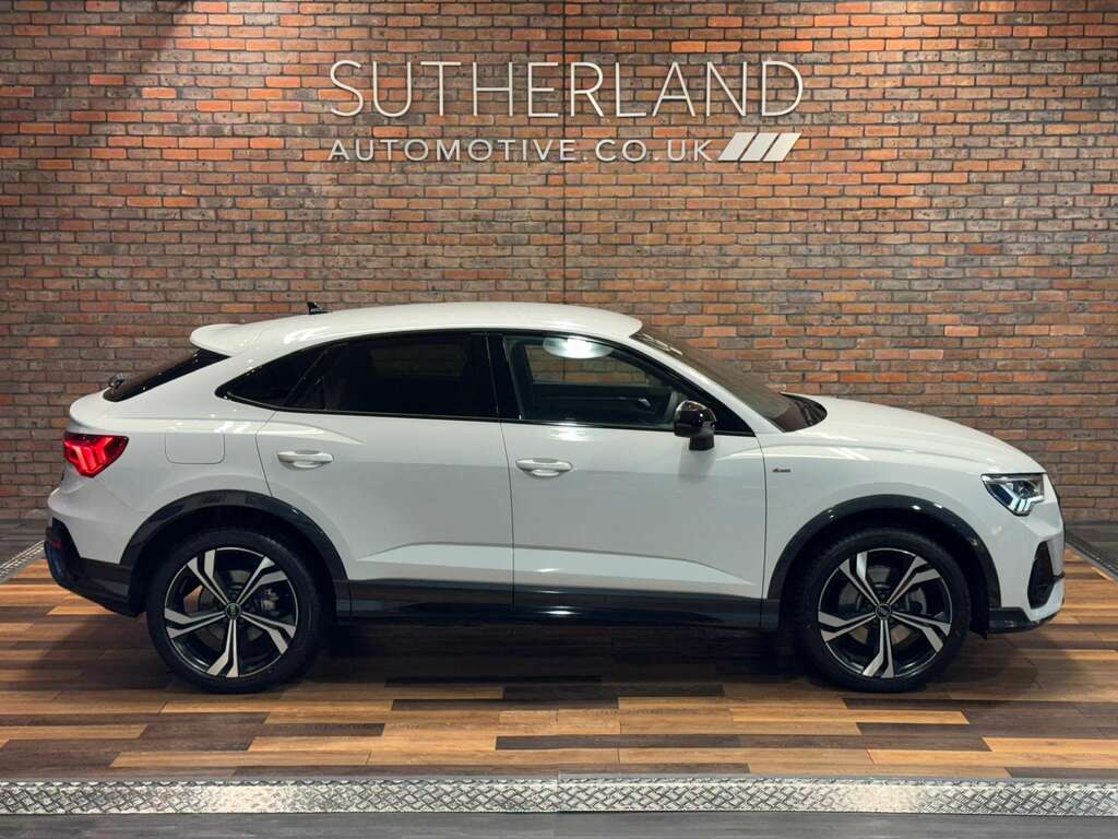 Audi Q3 2.0 Q3 Black Edition 40 Tfsi Quattro Sa 4Wd White