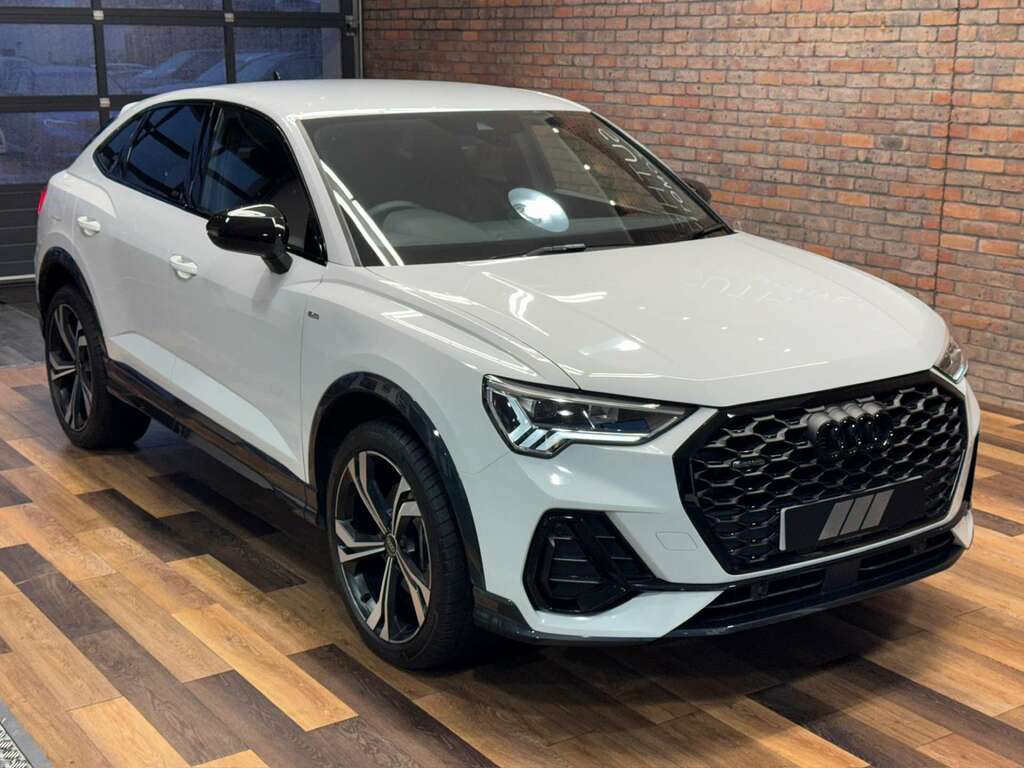 Audi Q3 2.0 Q3 Black Edition 40 Tfsi Quattro Sa 4Wd White #2