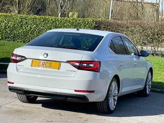 Skoda Superb 2.0 Tdi Se L Executive Hatchback Dsg Eu LB67HYH White #3