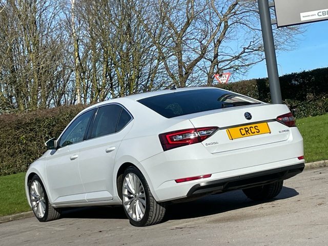 Skoda Superb 2.0 Tdi Se L Executive Hatchback Dsg Eu LB67HYH White #4