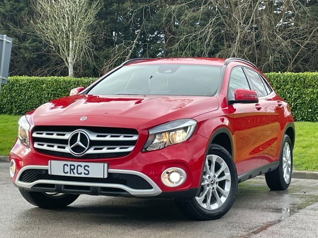 Mercedes-Benz GLA Class 1.6 Gla200 Se Executive Suv Eu Red #2