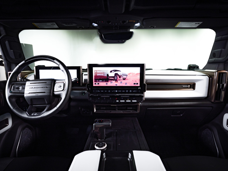 Hummer H2 Pick Up White #2