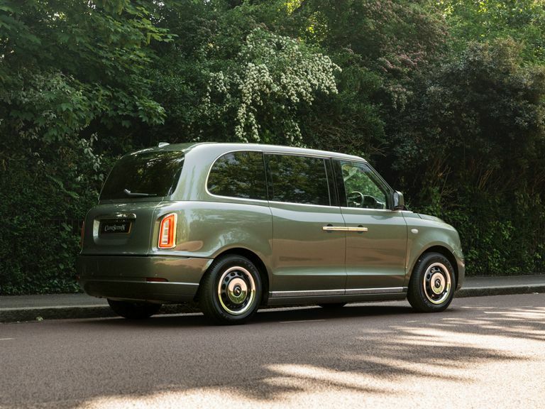 LEVC TX Sutton Vip Taxi LL73WHF Green #3