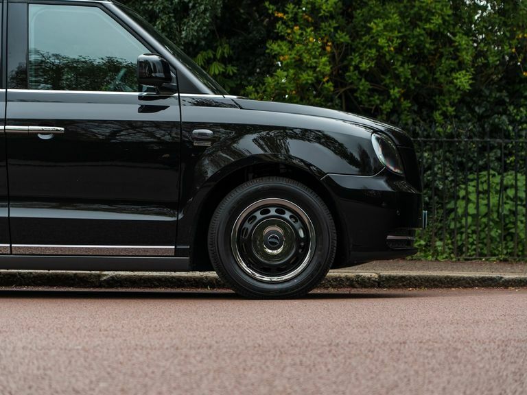 LEVC TX Sutton Vip Taxi Black #4