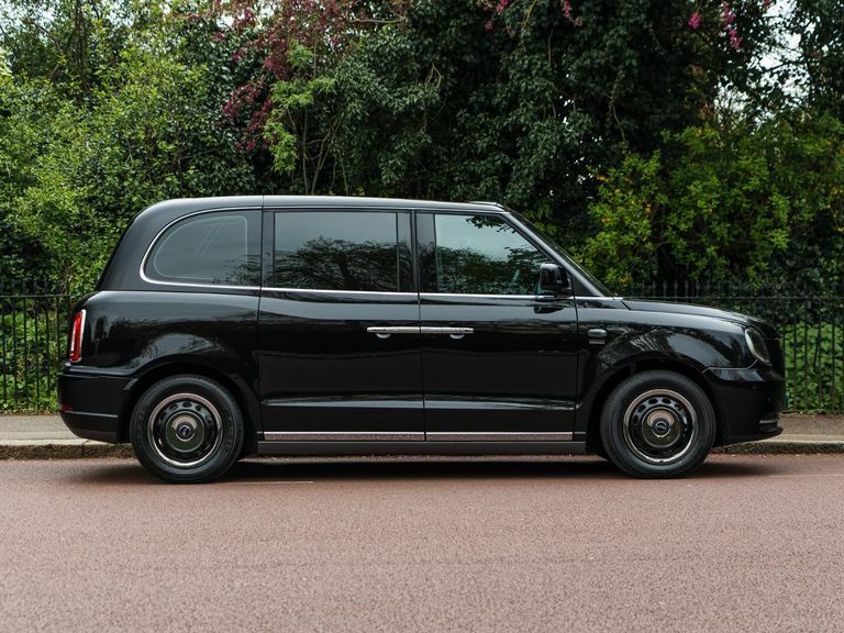 LEVC TX Sutton Vip Taxi Black #5