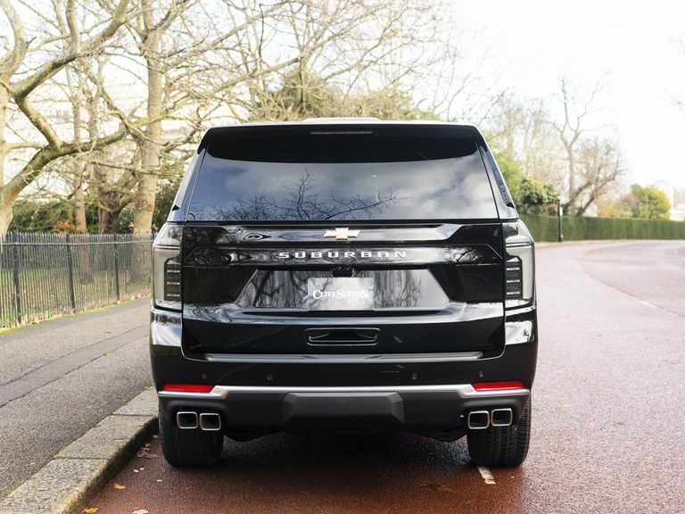 Chevrolet Suburban High Country 4Wd Black #5
