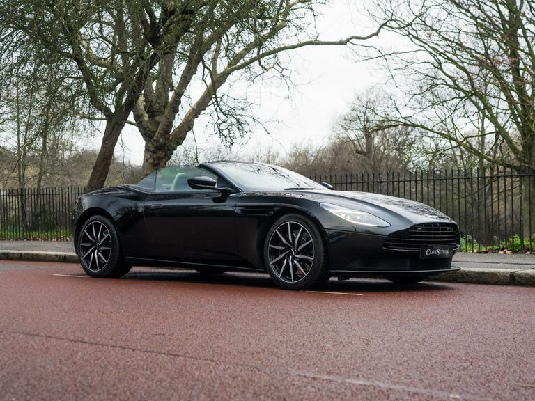 Aston Martin DB11 V8 528 Volante Touchtronic Black