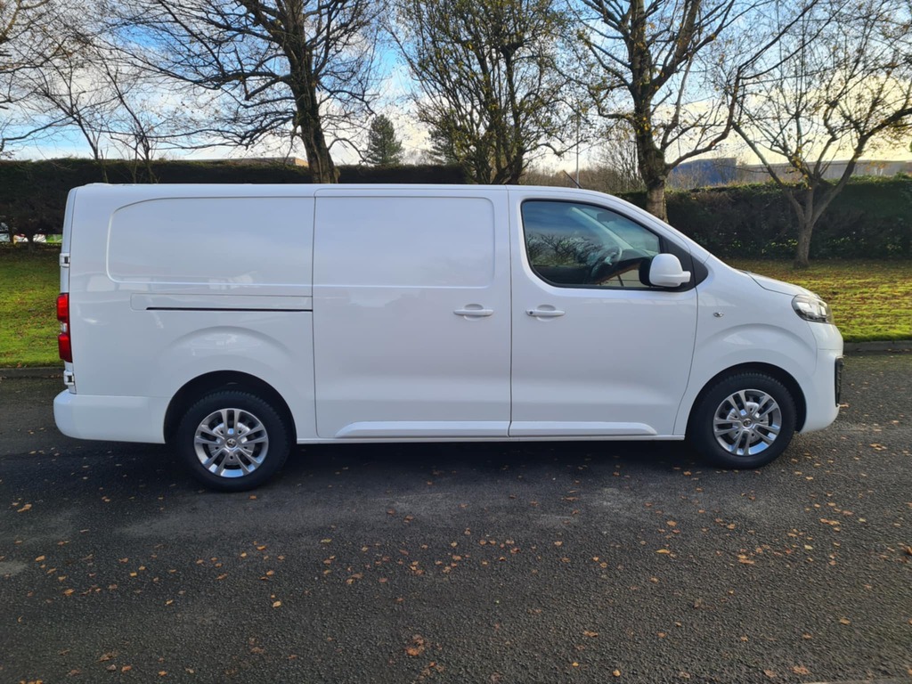 Vauxhall Vivaro 1.5 D Sportive S S......lwb UGZ6580 White #6