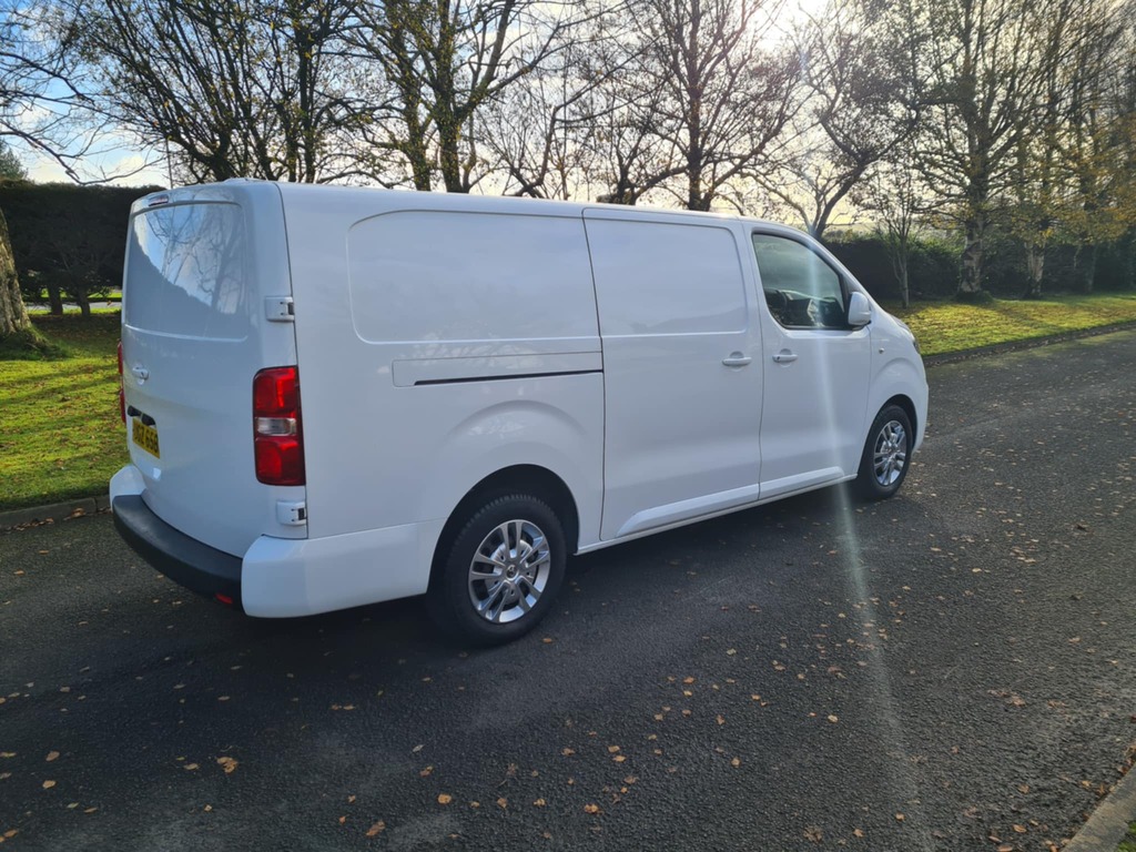 Vauxhall Vivaro 1.5 D Sportive S S......lwb UGZ6580 White #4